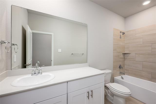 Building Photo - 711 Tidal Dr