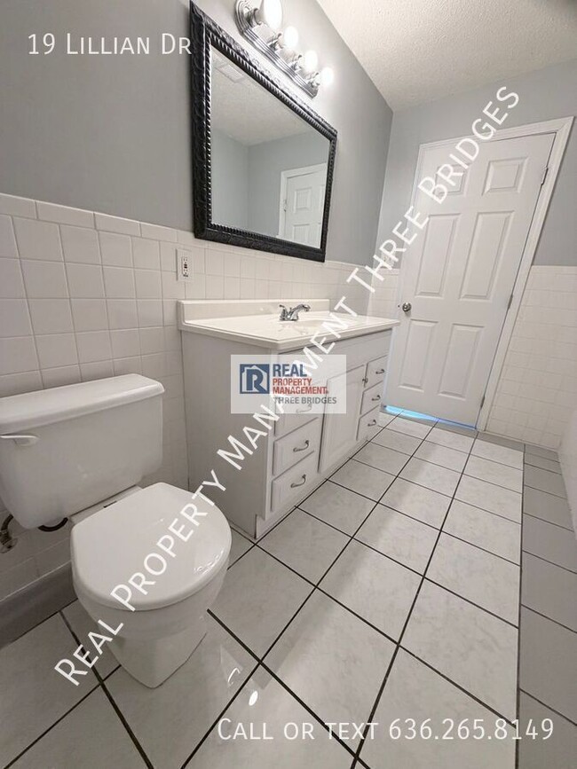 Building Photo - 19 Lillian Dr