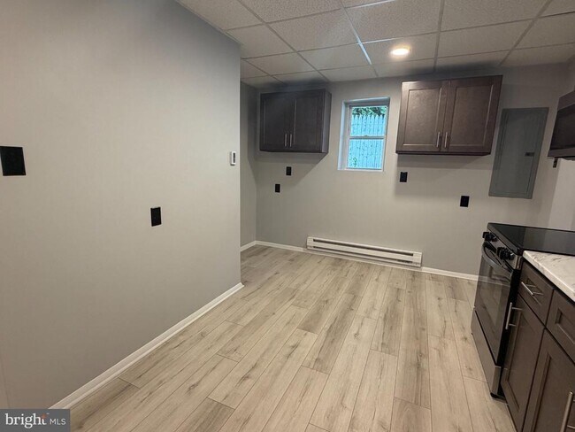 Building Photo - 1048 Gray Ave