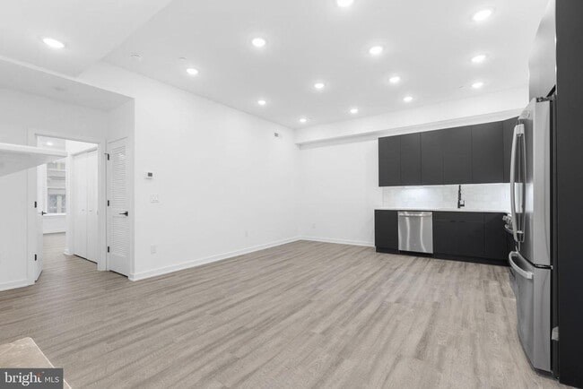 Building Photo - 1602 Locust St