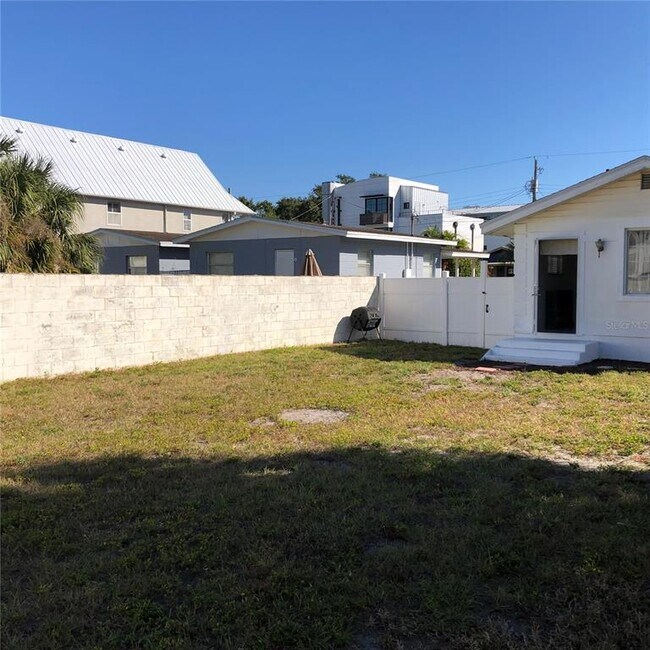 Building Photo - 409 S Orleans Ave