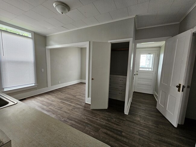 Building Photo - 434 W Lawrence St