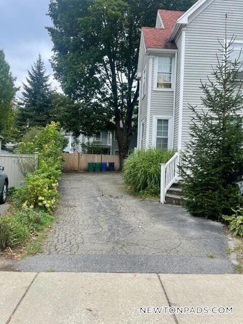 Building Photo - 256 Lowell Ave