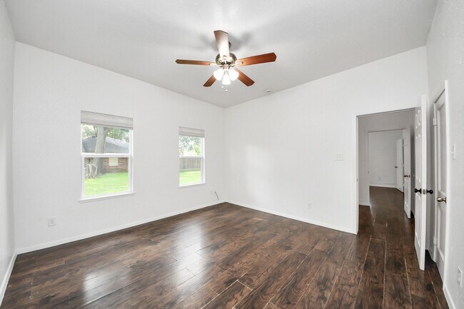 Building Photo - 4314 6th St