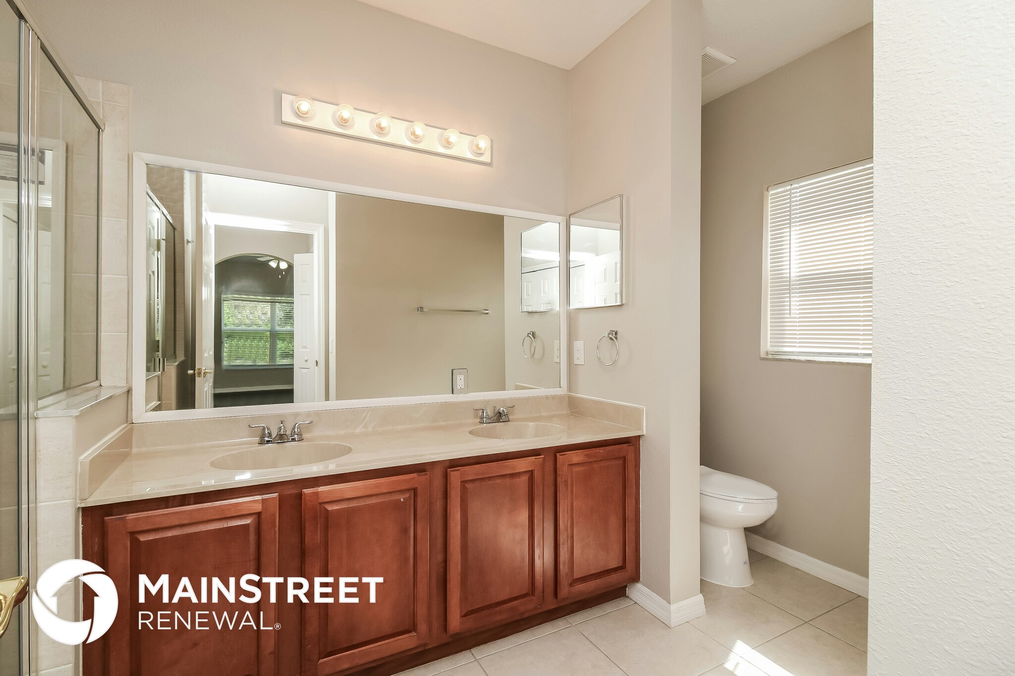 Building Photo - 1011 Clearpointe Way