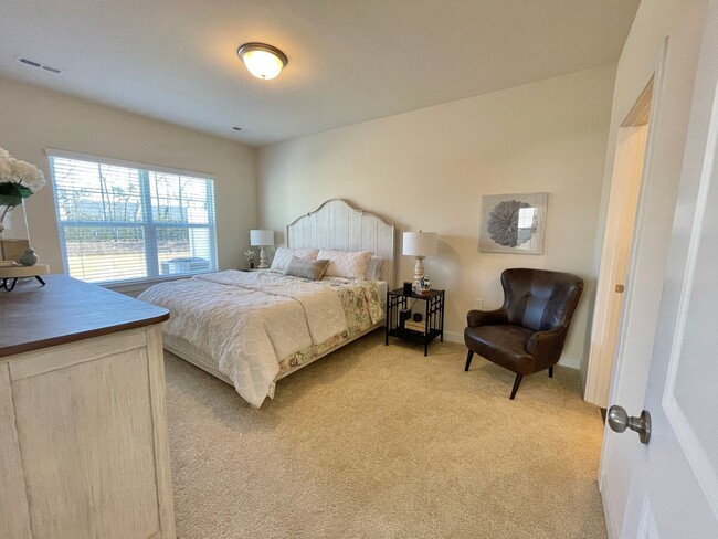 Building Photo - Cardinal | 4 Bed 2.5 Bath | Garage | 1895 sf