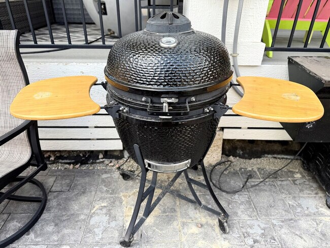 Building Photo - 15557 W 95th Ave