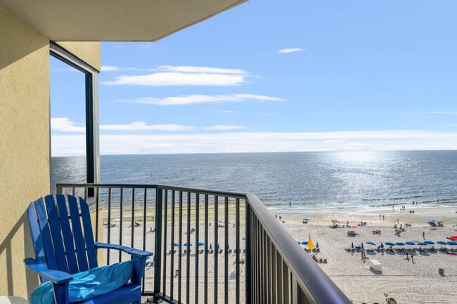 Building Photo - 9850 S Thomas Dr