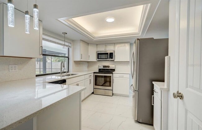 Building Photo - 2214 SE 13th St