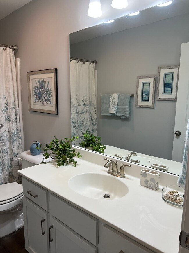 Building Photo - FURNISHED Three Bedroom Wellstone Model Home