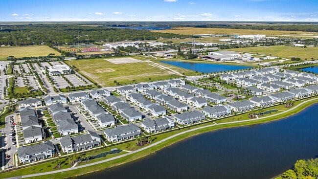 Building Photo - 16377 Biltmore Lndg