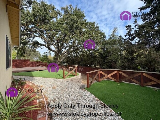 Building Photo - 1920 Encima Dr