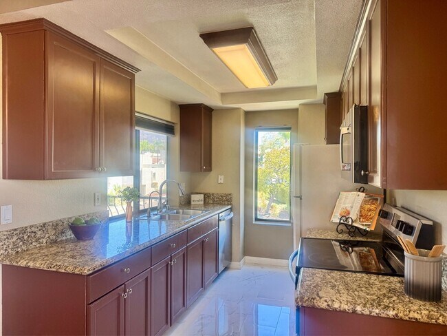 Building Photo - 7380 Park Ridge Blvd
