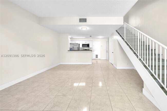Building Photo - 621 Talavera Rd