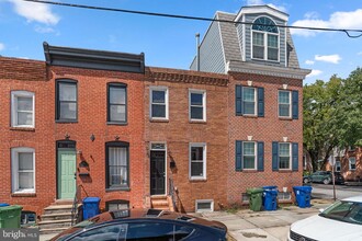 Building Photo - 112 E Randall St