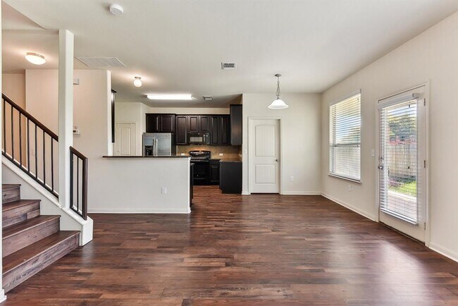 Building Photo - 310 Potters Peak Way
