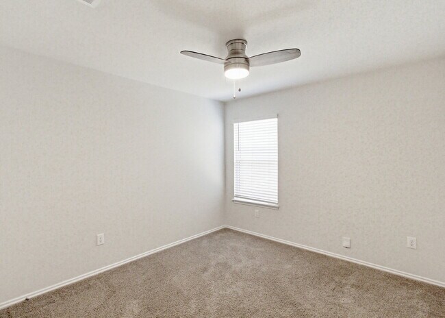 Building Photo - 3 Bedroom Home with Open Layout and Covered Patio in Creekside Farms!