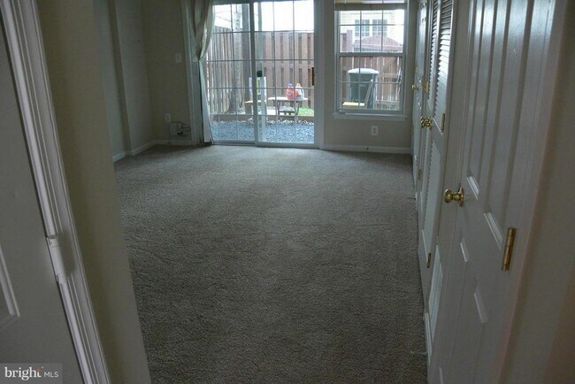 Building Photo - 5302 Chieftain Cir