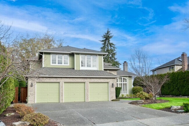 Building Photo - Spacious 5 Bedroom 3 Bath Home w/ 3-Car Garage and New Updates!