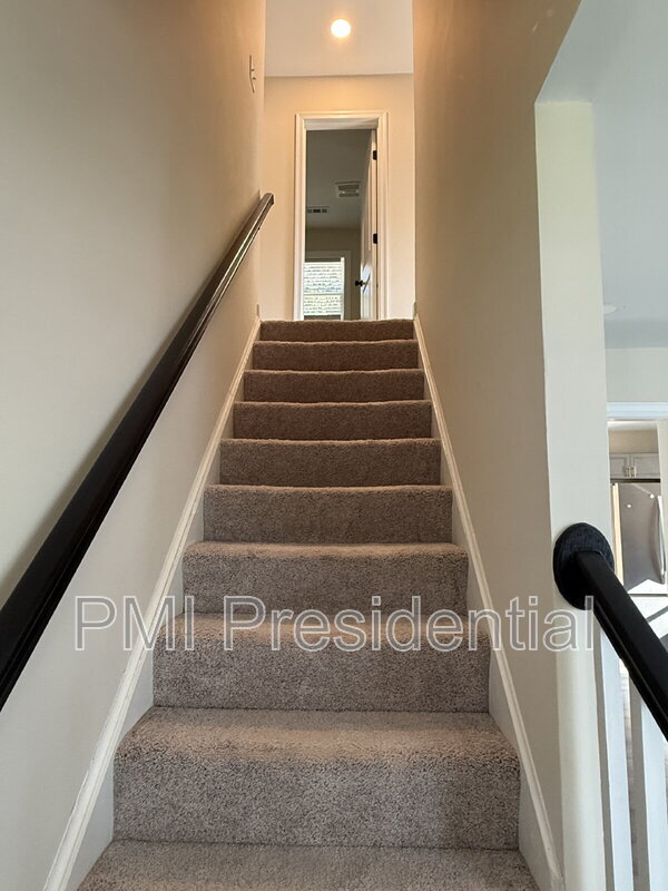 Building Photo - 13702 Danbury Dr