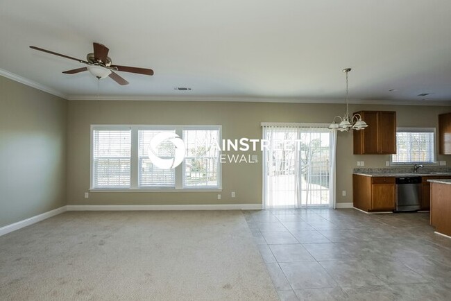 Building Photo - 14835 Havasu St