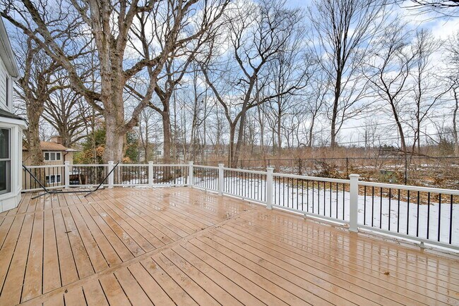 Building Photo - 945 Anne Rd