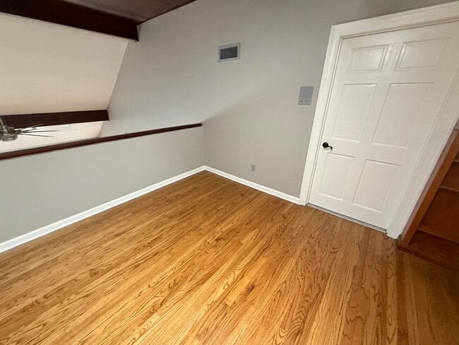 Building Photo - 765 Sweetbrier Rd