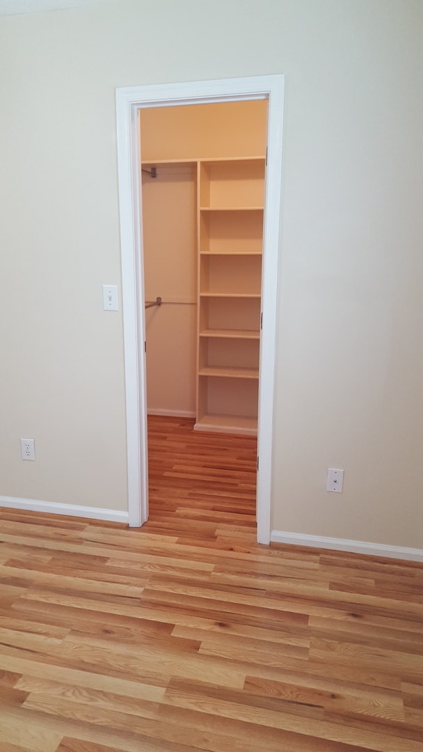 Building Photo - 2 bedroom Condo close to Military Bases and Shore Dr