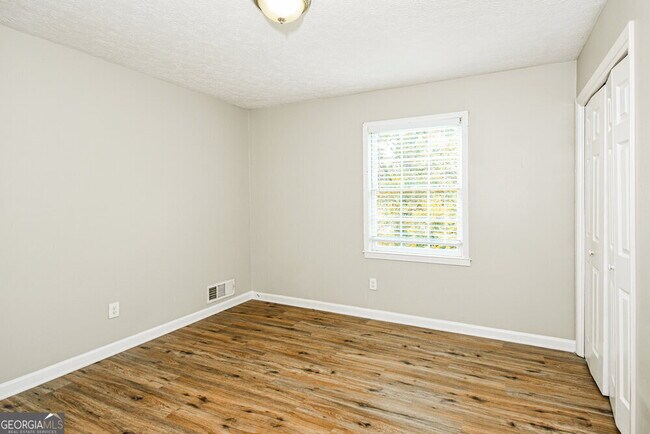 Building Photo - 1622 Blackwell Rd