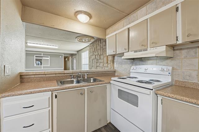 Building Photo - 1309 Oakridge Rd