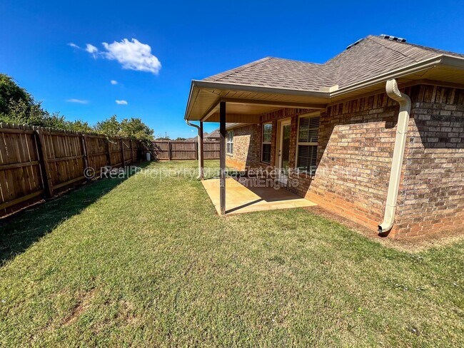 Building Photo - 420 Ridge Point Dr