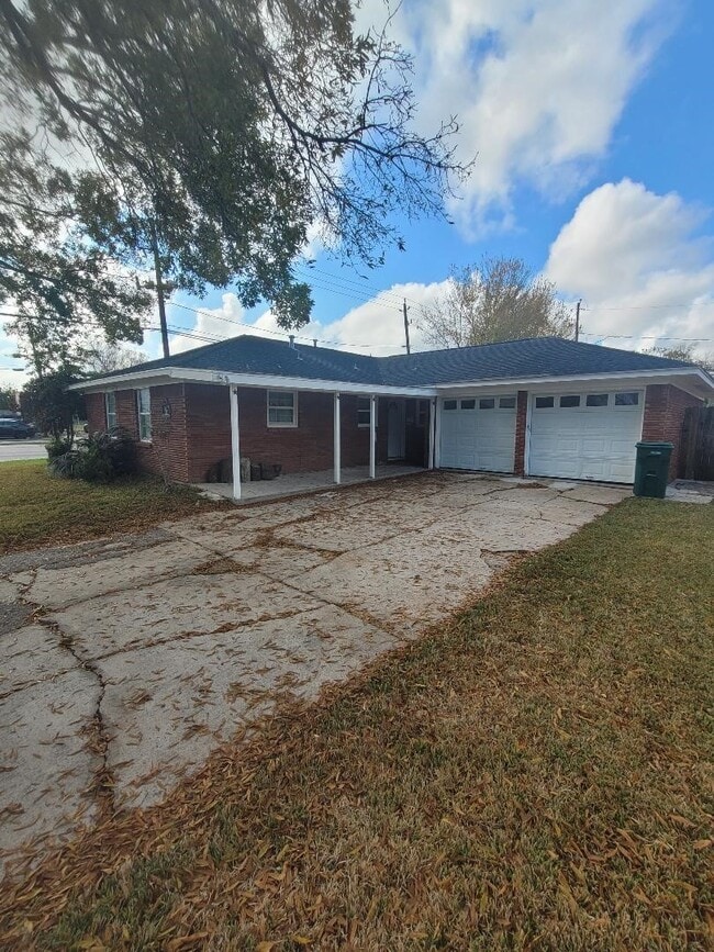 Building Photo - 1212 Rebecca Dr