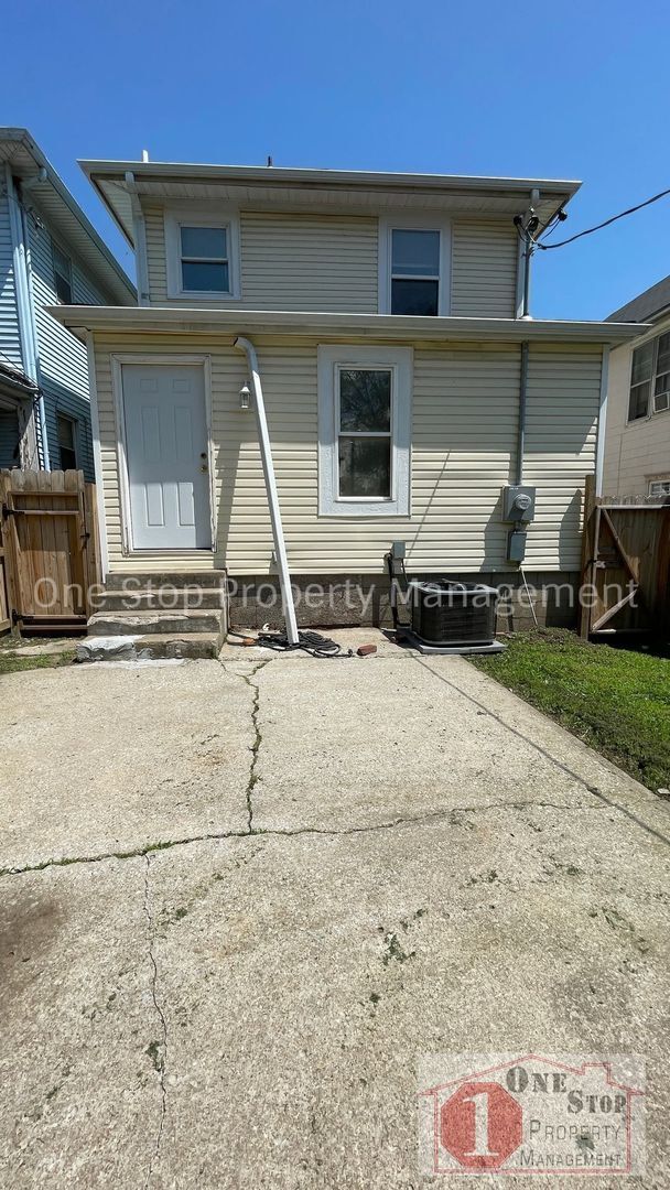 Building Photo - Beautiful 3 Bedroom 1 Bathroom Home in Kan...