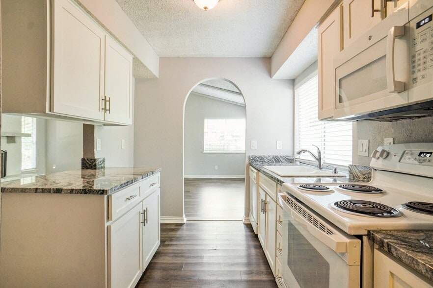 Building Photo - 1741 Crystal Way
