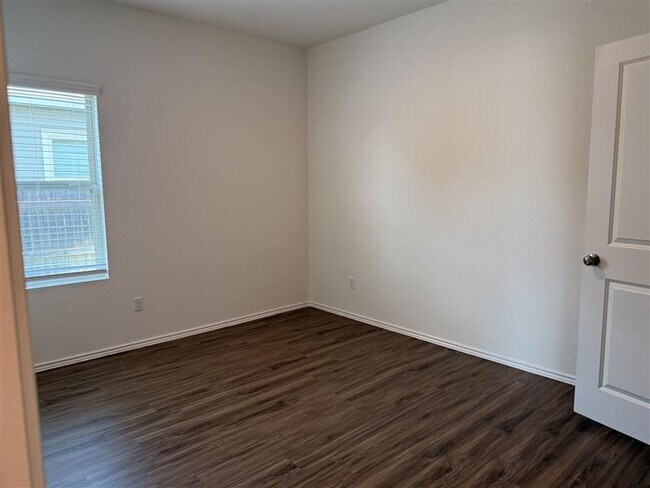 Building Photo - 408 Roper St