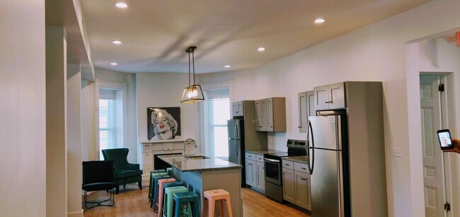 Building Photo - 53 Main St