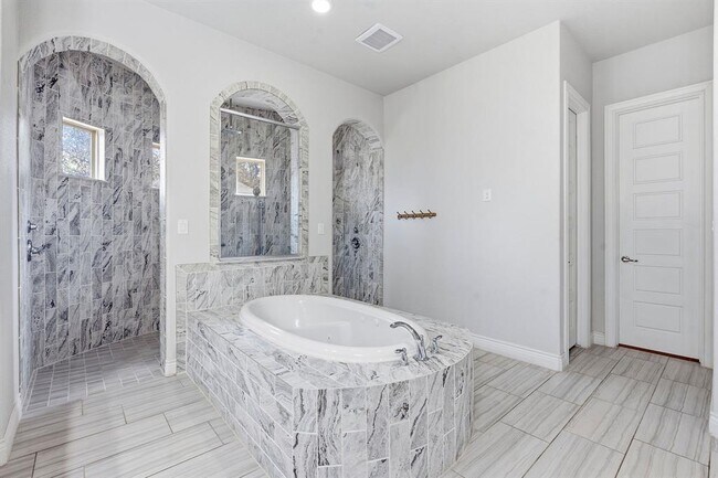 Building Photo - 468 Lloyd Ln