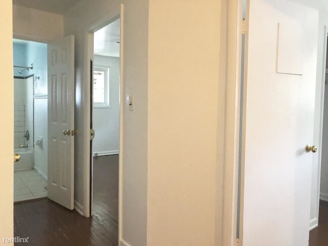 Building Photo - 3 br, 2 bath House - 1225 Queen St