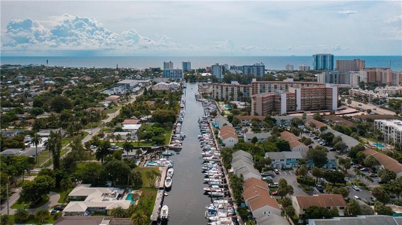 Building Photo - 2683 NE 15th St