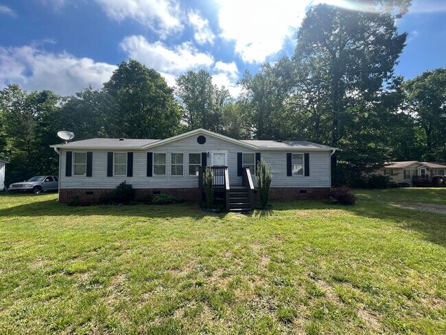 Building Photo - Introducing a charming 4-bedroom, 2-bathroom house in the desirable Gastonia, NC area