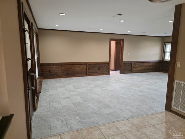 Building Photo - 5749 Langley Cir