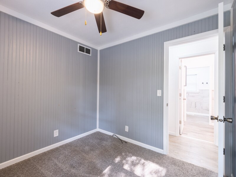 Building Photo - 211 Sharen St