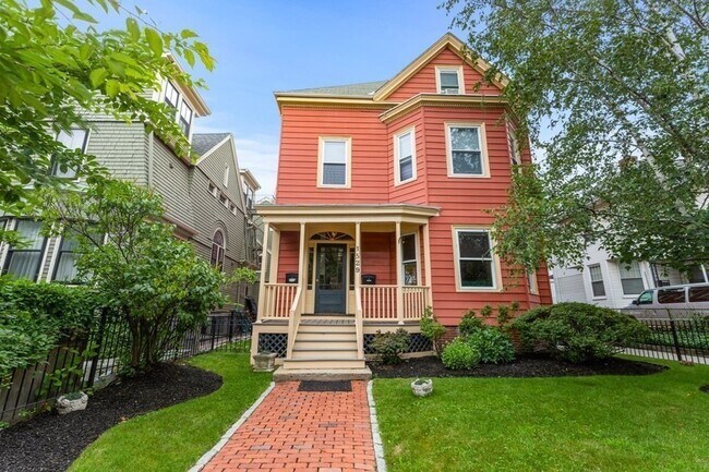 Building Photo - 1529 Cambridge St