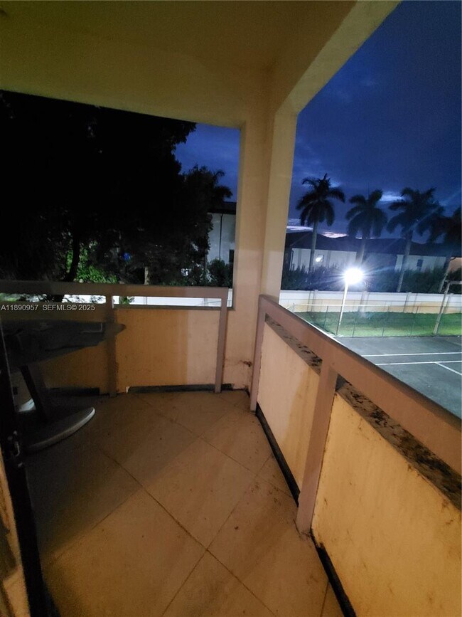 Building Photo - 8290 Lake Dr