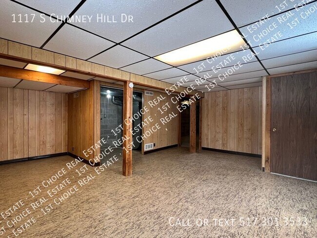 Building Photo - 1117 S Chimney Hill Dr