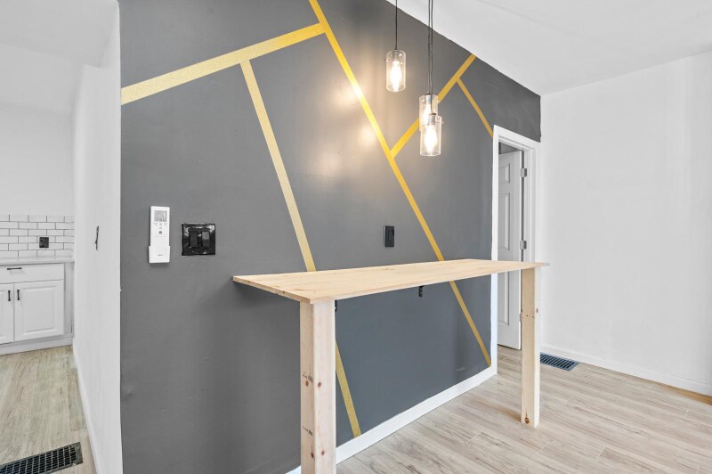 Building Photo - 2811 Brentwood Ave