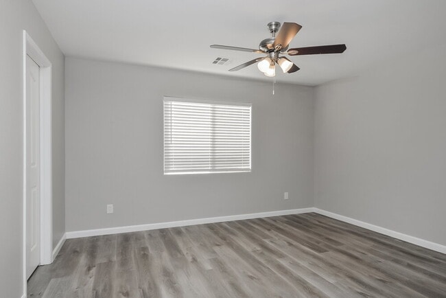 Building Photo - 4815 Longshot Dr