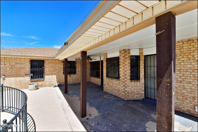Building Photo - 4504 R J Lunn Ct