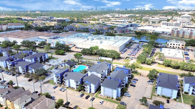 Building Photo - 2701 W Bellfort Ave