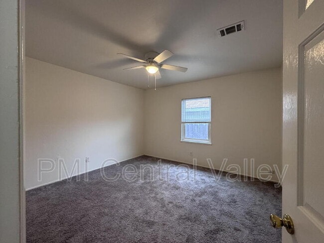 Building Photo - 136 E Stadium Dr